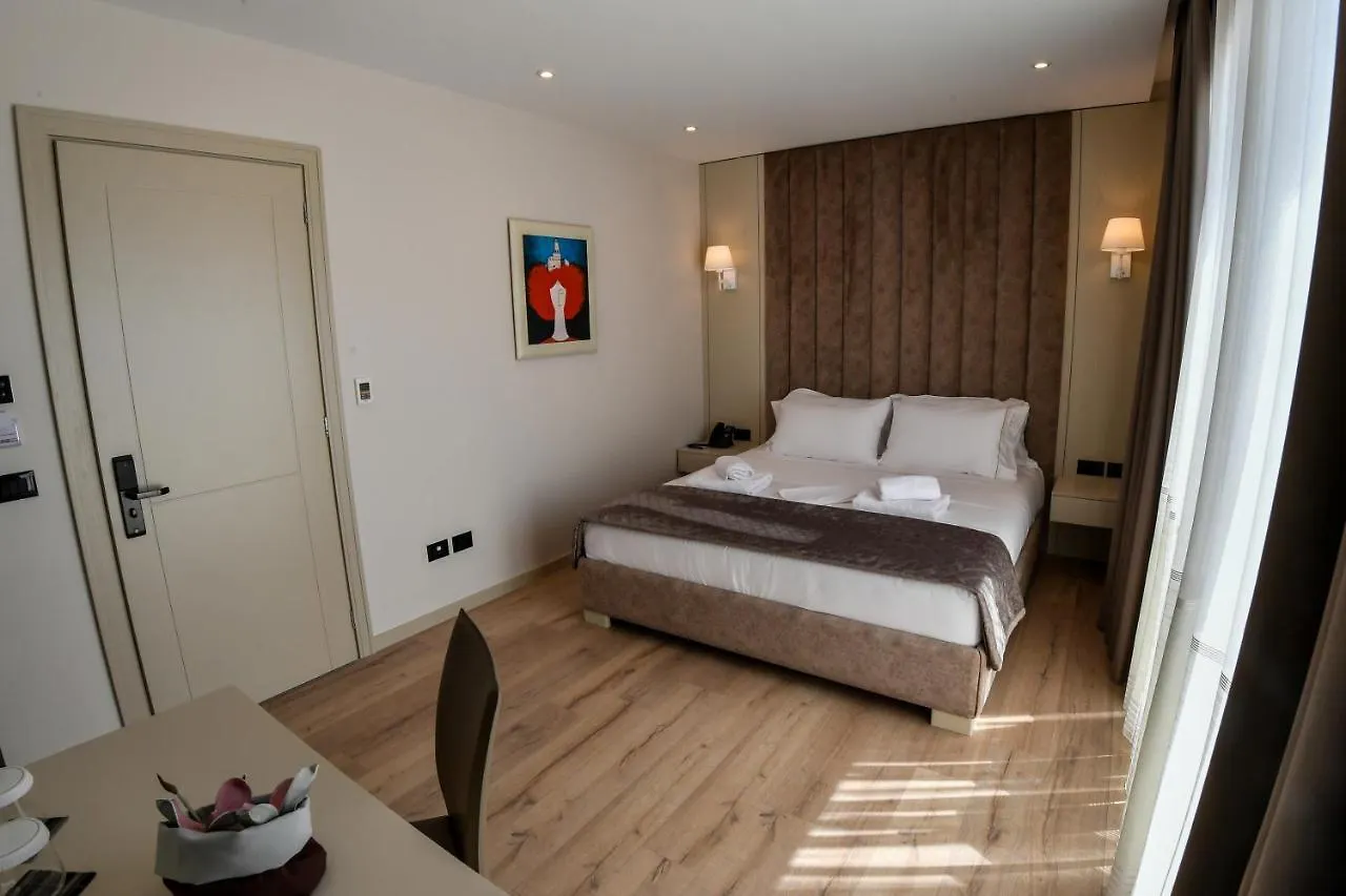 Iliad Hotel Δυρράχιο
