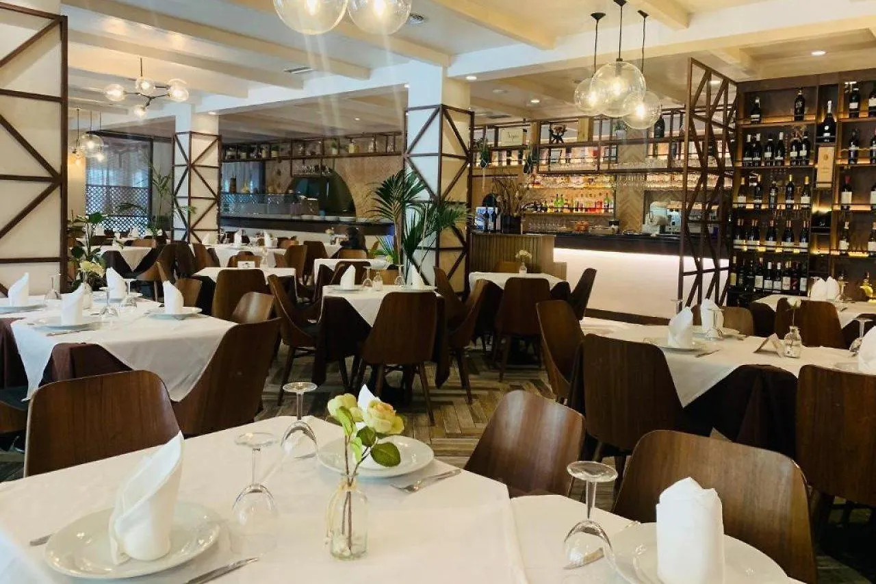 Iliad Hotel Δυρράχιο 0*,