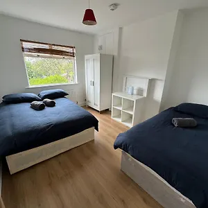 Nice Triple At 2 Iveragh Rd-6 Gasthof Dublin