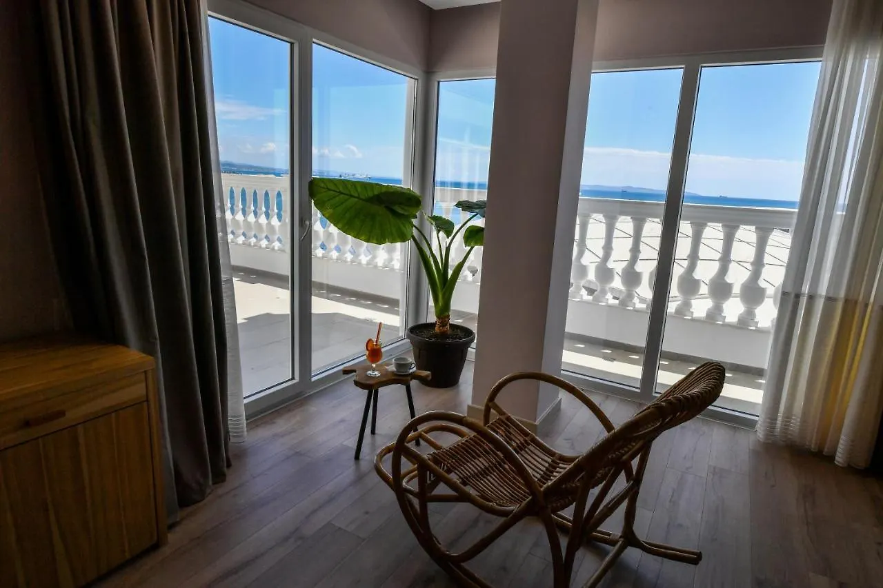 Iliad Hotel Dıraç 0*,