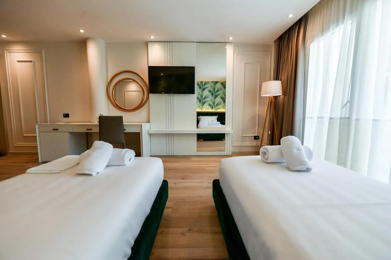 Iliad Hotel Dıraç Arnavutluk