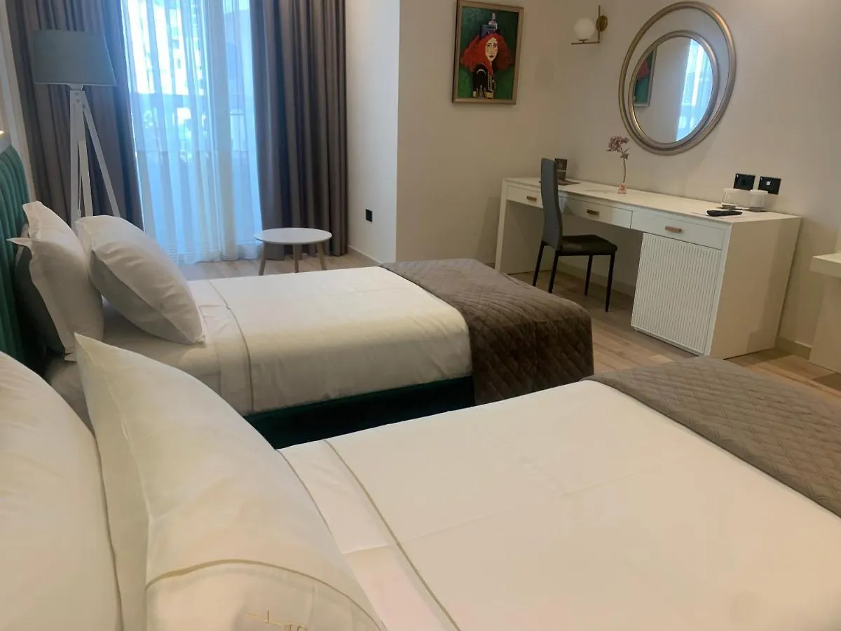 Iliad Hotel Dıraç