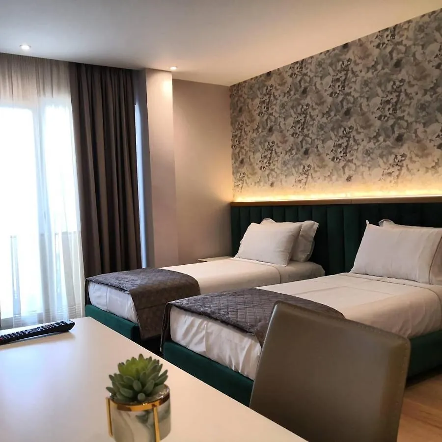 Iliad Hotel Dıraç