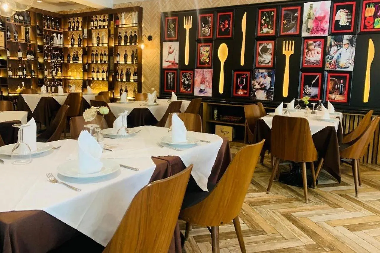 Iliad Hotel Dıraç Arnavutluk